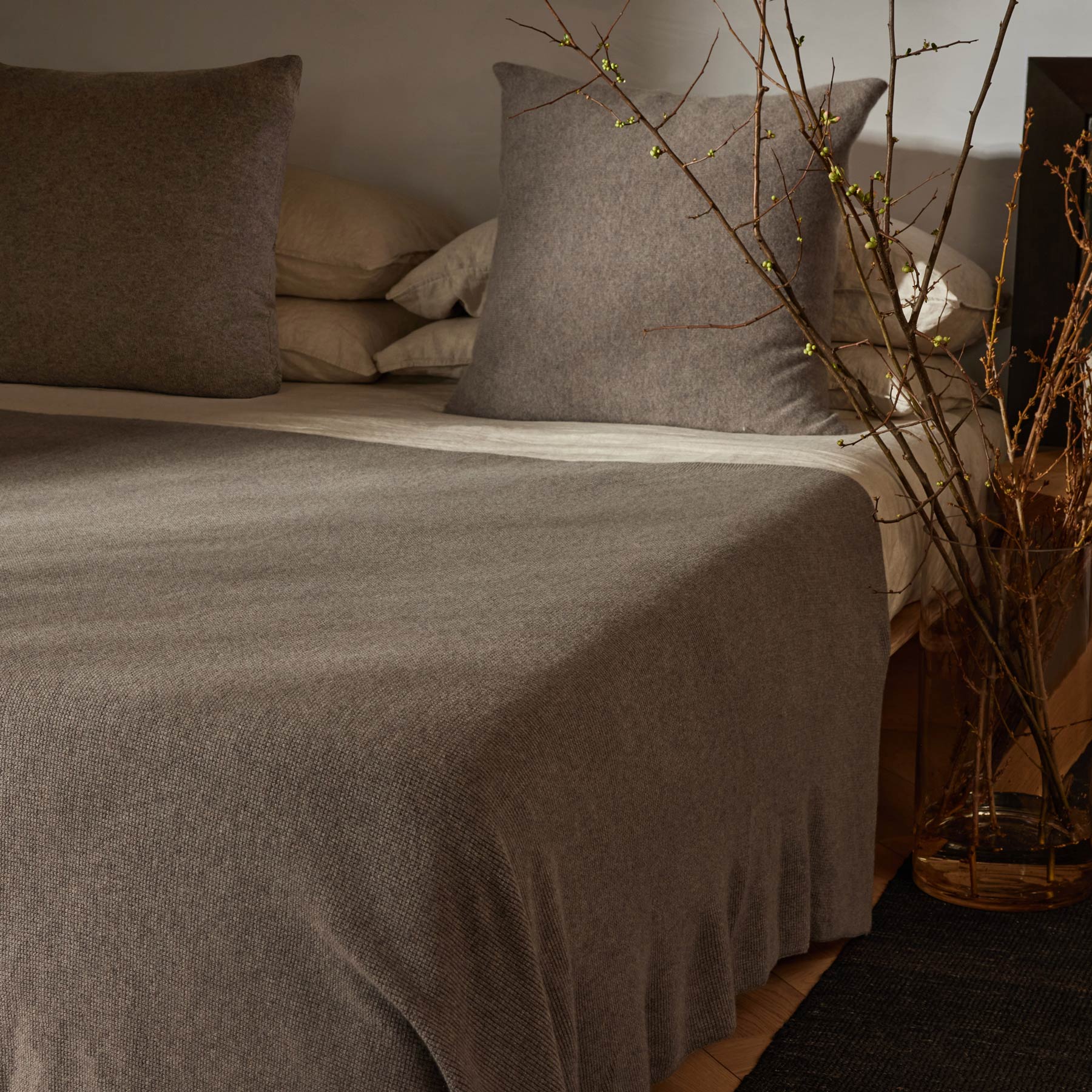 Cashmere Waffle Blanket - Taupe Melange | James Perse Los Angeles