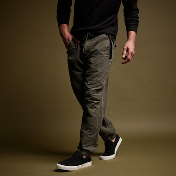 Textured Flight Pant - Black | James Perse Los Angeles