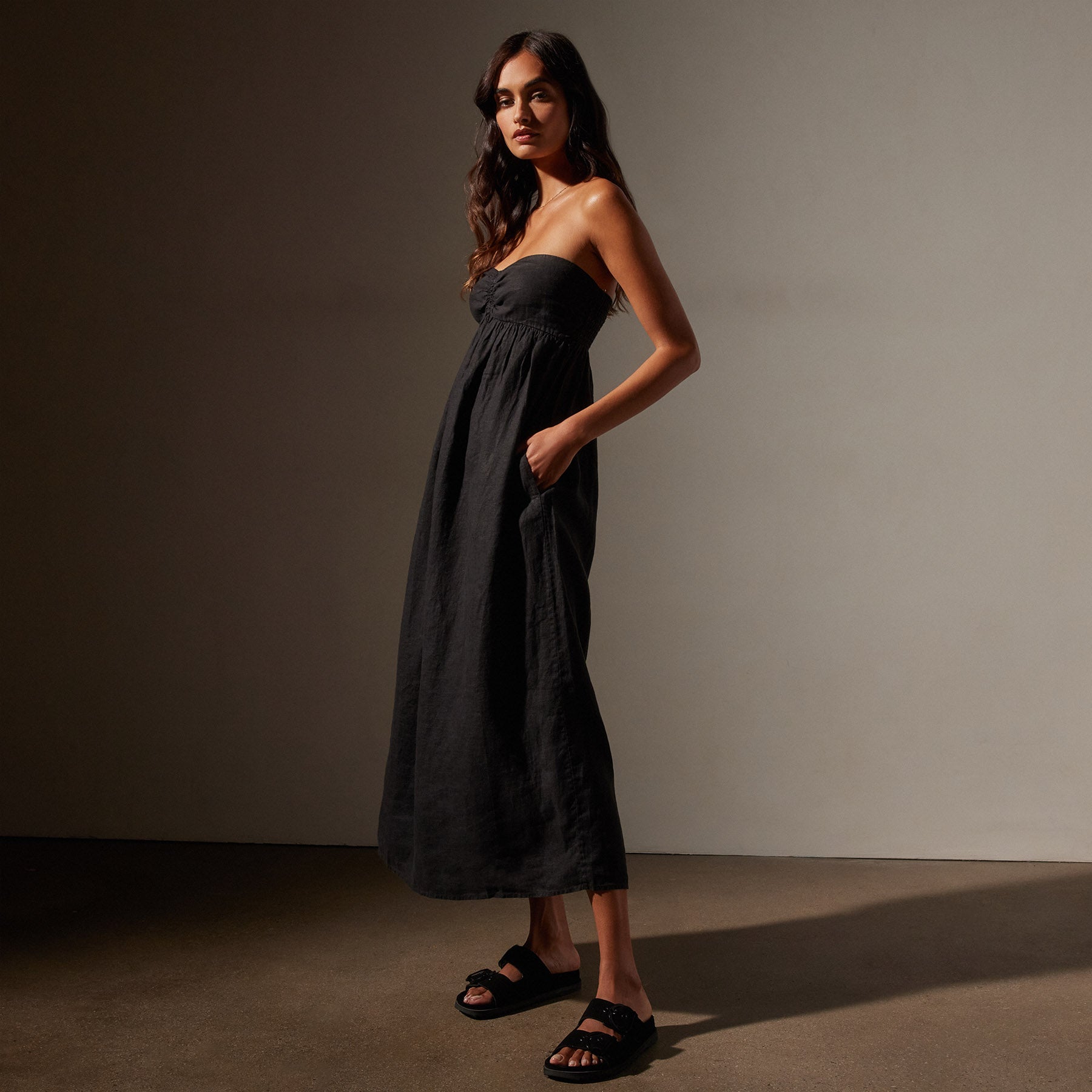 Linen Gathered Tube Dress Black James Perse Los Angeles
