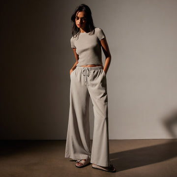 Lightweight Matte Sateen Wide Leg Pant - Salt | James Perse Los Angeles