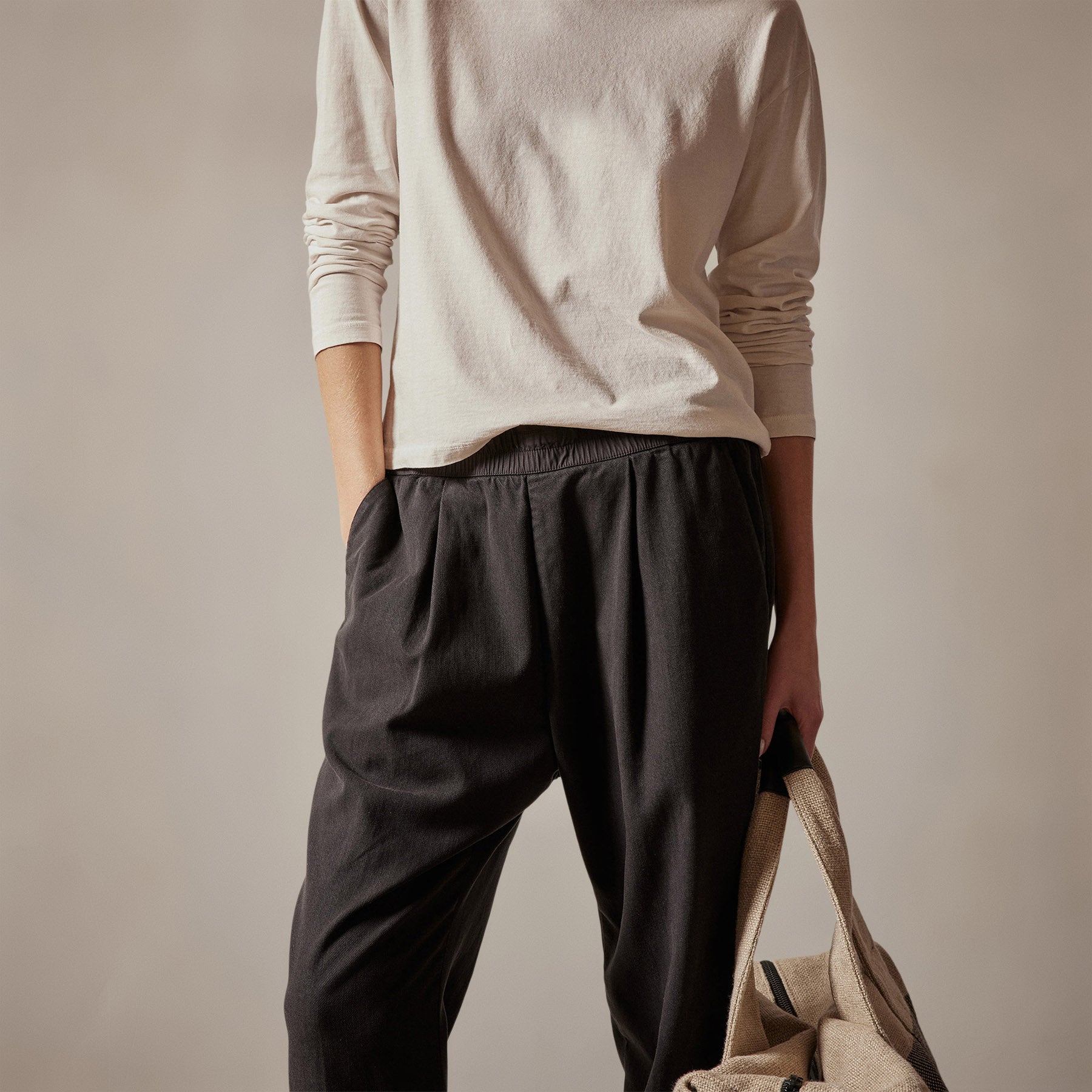 Single Pleat Relaxed Pant - Black | James Perse Los Angeles