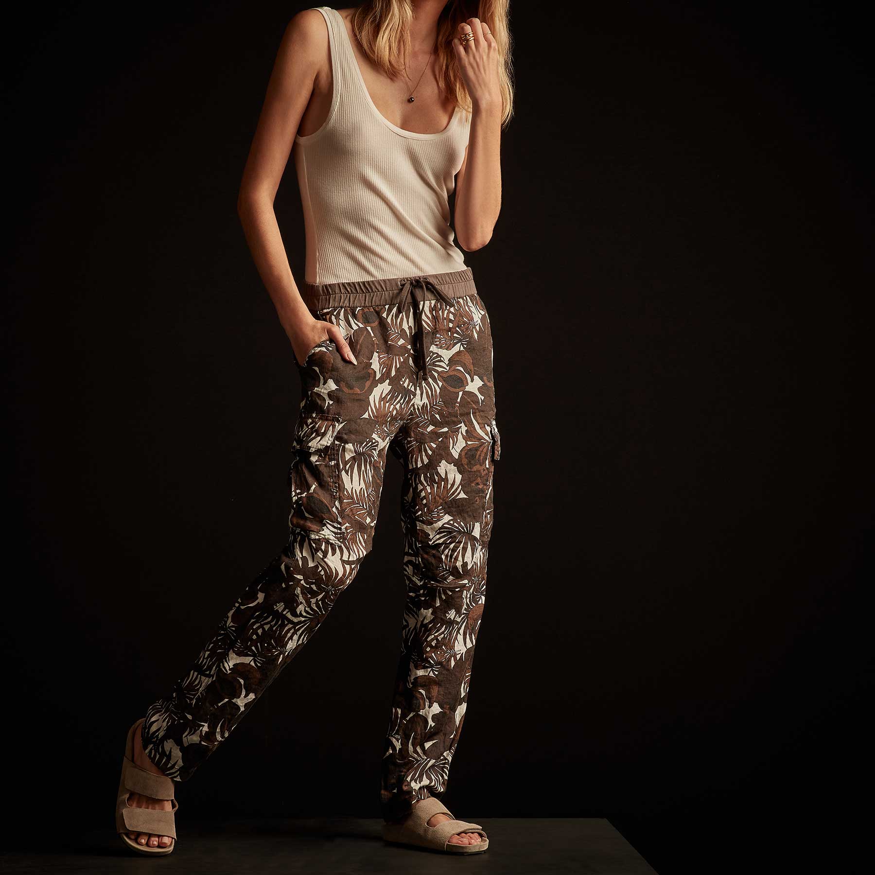 Tropical Print Linen Cargo Pant - Kona | James Perse Los Angeles